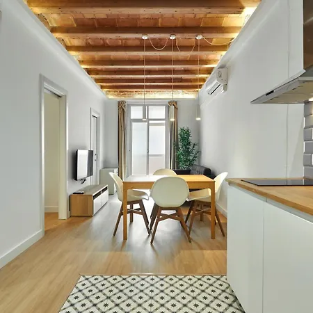 Vibrant And Modern Апартаменты Барселона