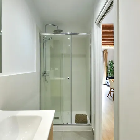 Daire Vibrant And Modern Barselona