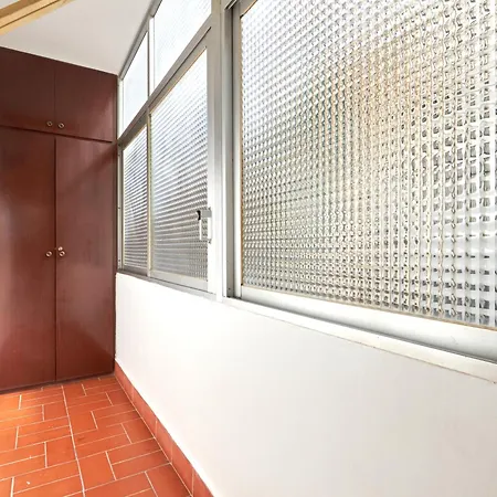 Vibrant And Modern Apartment Barcelona